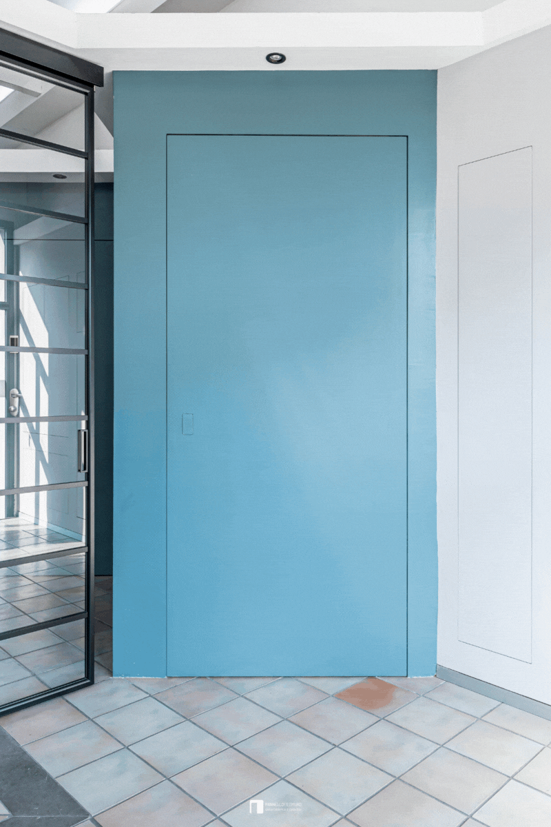 porte battante invisible pivotante